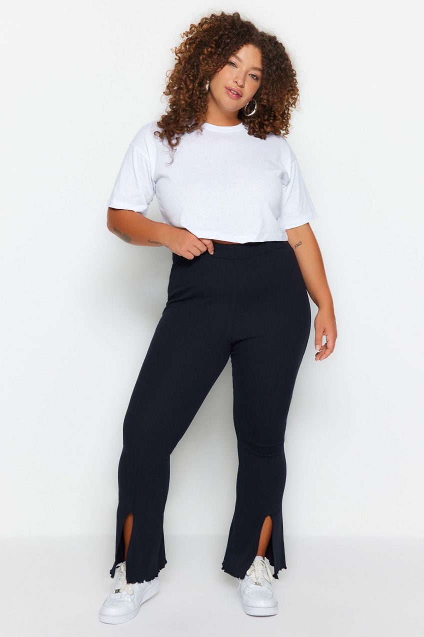 Pletené nohavice Trendyol Curve Navy Blue s vysokým pásovým rozparkom