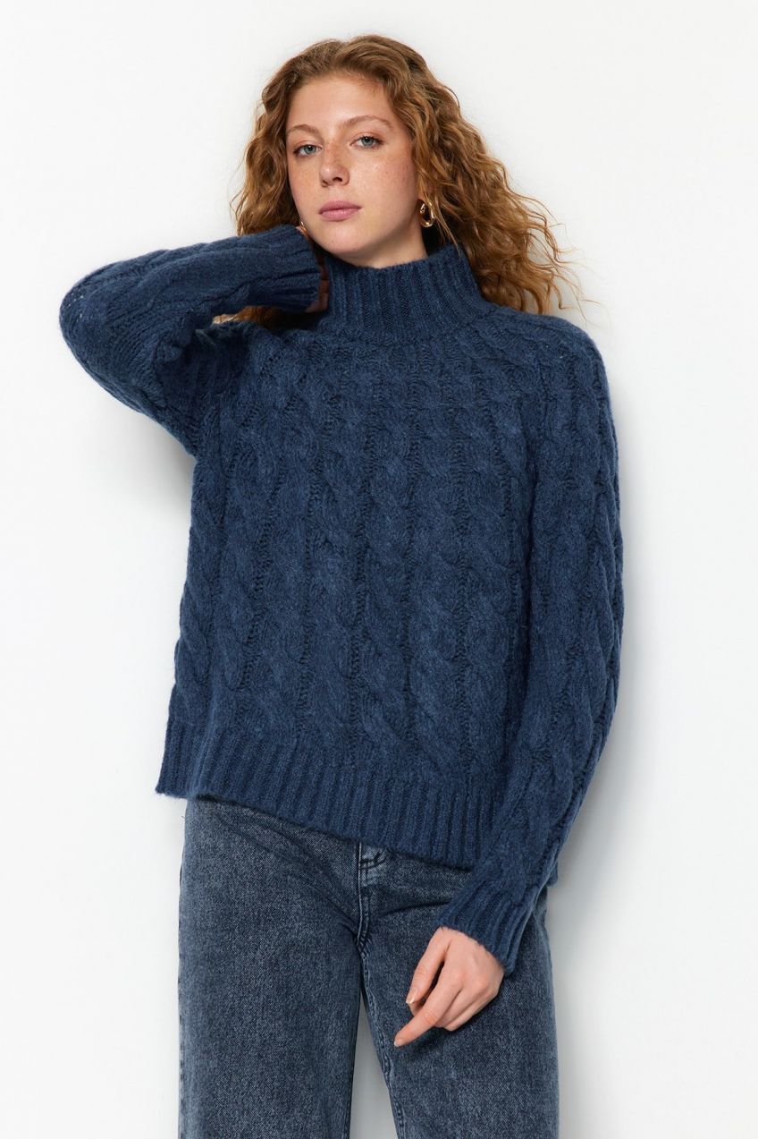 Trendyol Navy Blue mäkké textúrované vrkoče sveter sveter