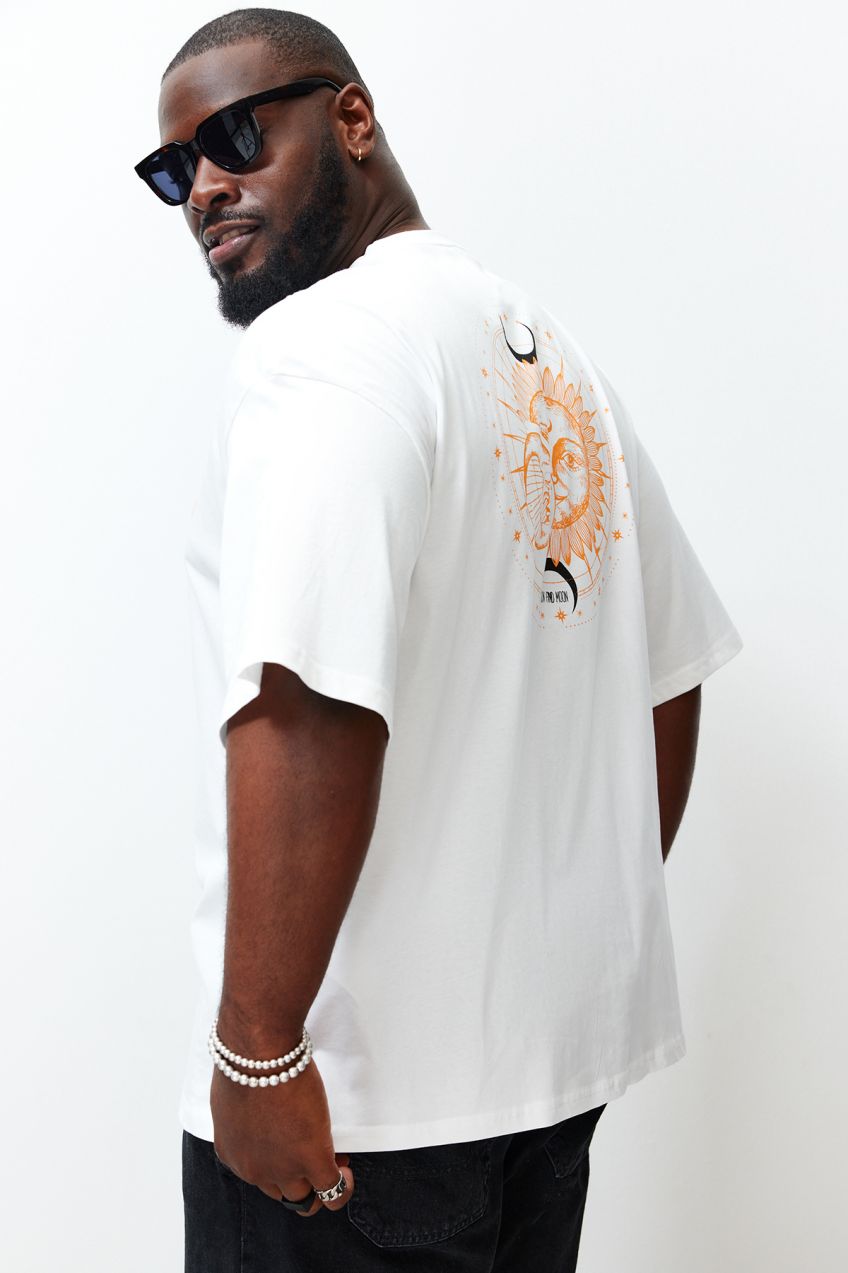 Trendyol Large Size Ecru Oversize/Wide Cut 100% Cotton Mystical Printed Comfortable T-Shirt