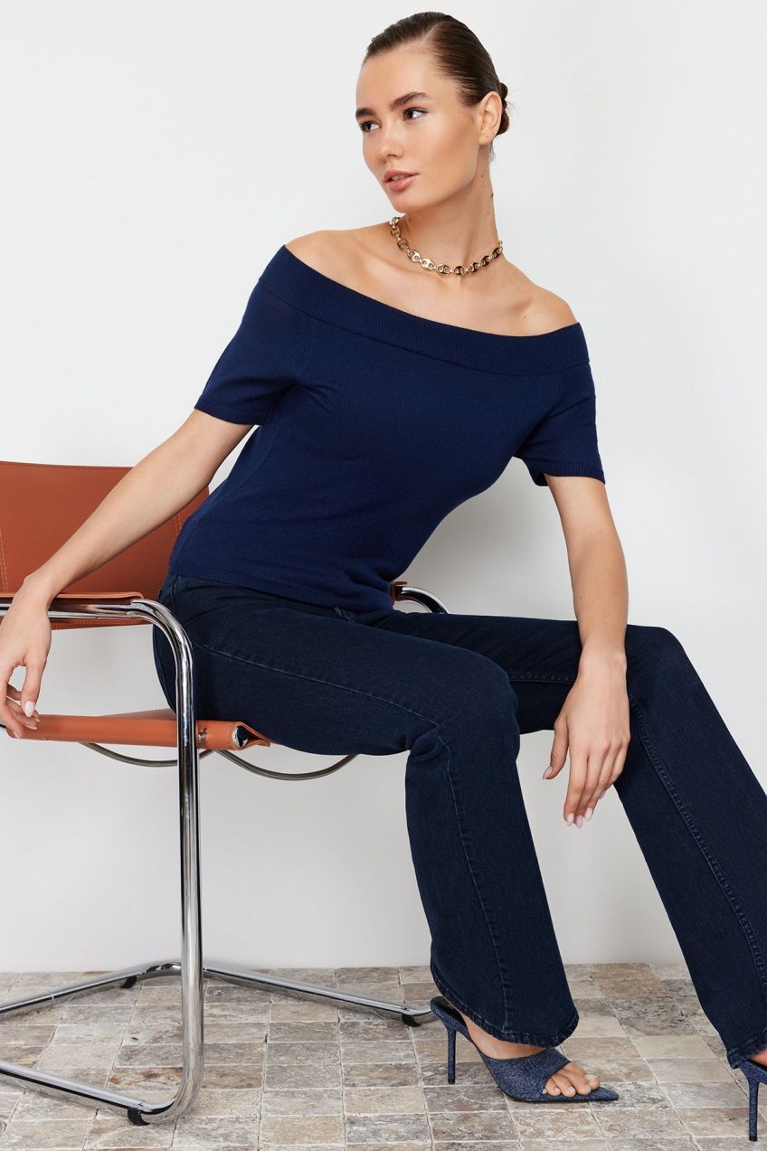 Trendyol Navy Blue Premium/Special Thread Carmen Collar Knitwear Sweater