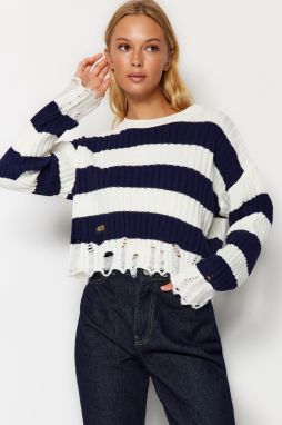 Trendyol Ecru Crop Wide fit Pletený sveter