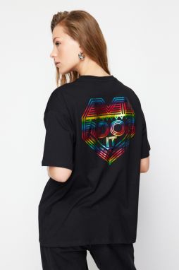 Trendyol Čierne 100% Bavlnené Lesklé Potlačené Oversize/Bežné Fit Pletené Tričko