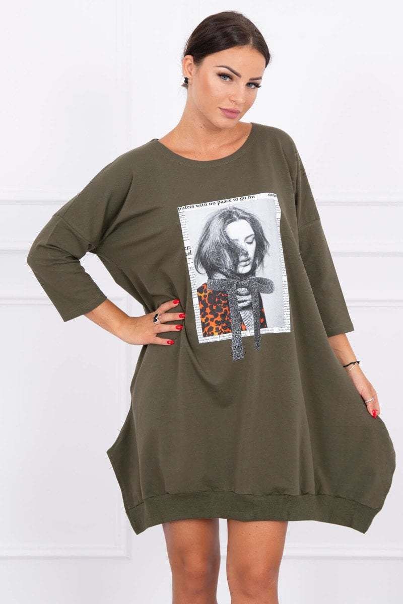 Dress with print and flared bottom in khaki color