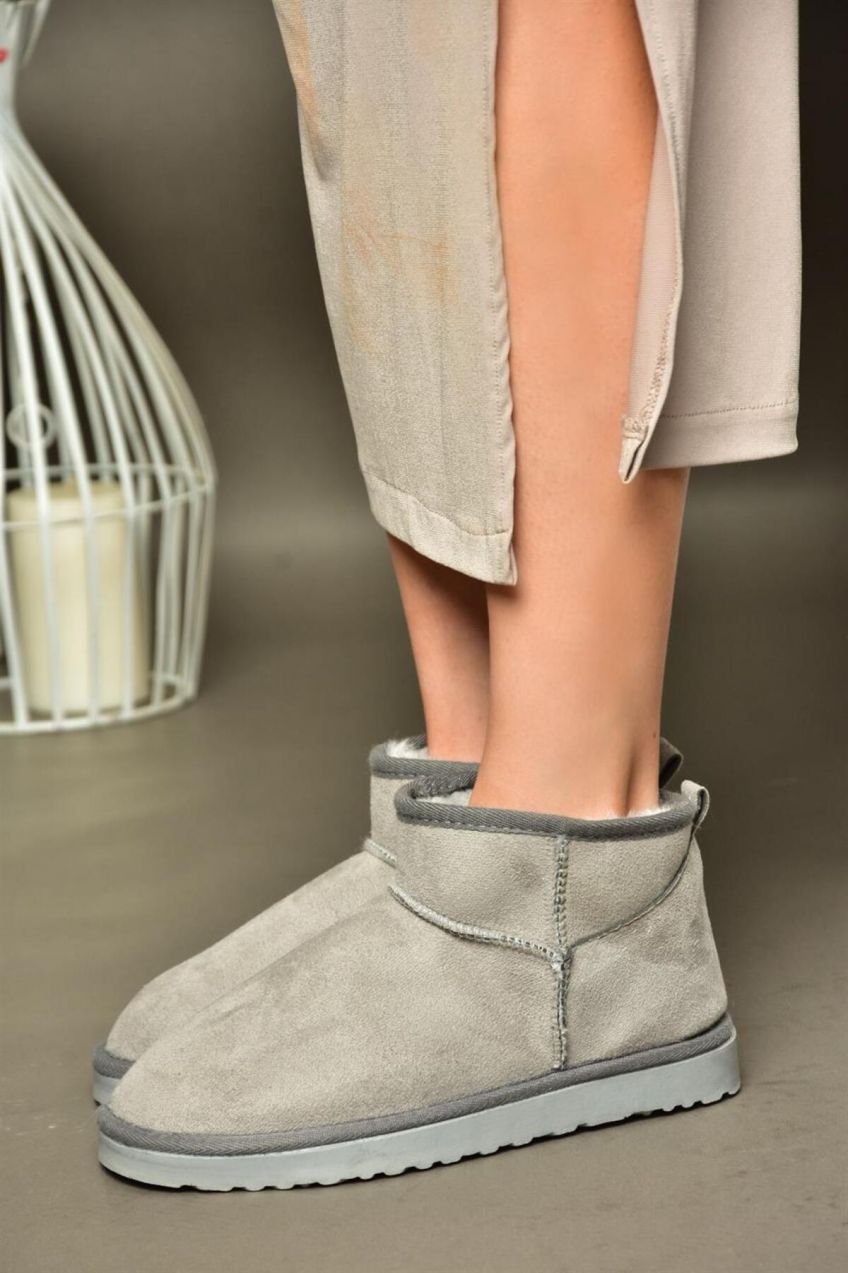 Fox Shoes R612018402 Sivé semišové dámske čižmy s vnútornou kožušinou a členkovou dĺžkou