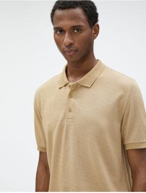 Polo tričko Koton so zapínaním na gombíky, vzorované polokošeľa slim fit s krátkym rukávom.