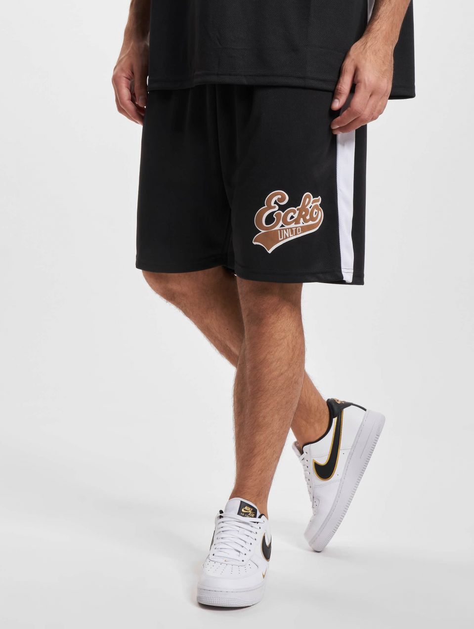 Spoločnosť Ecko Unltd. BBALL Šortky Čierne