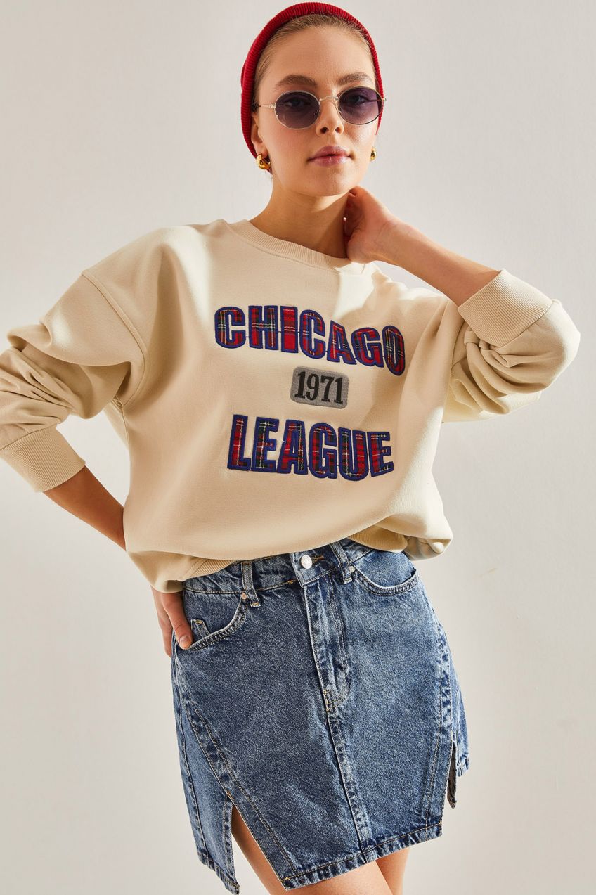 Bianco Lucci Women's Chicago Printed Three Thread Raised Sweatshirt