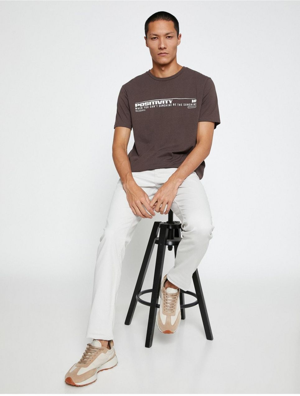 Koton Basic Gabardínové Nohavice Slim Fit s Tlačidlovými Detailmi na Vreckách.