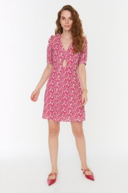 Trendyol ružové šaty s potlačou