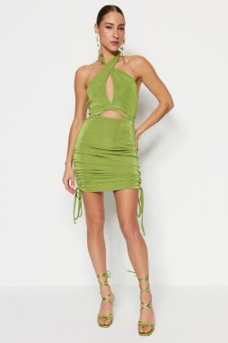 Trendyol zelené vypasované okno/strih Pletené detailné elegantné večerné šaty
