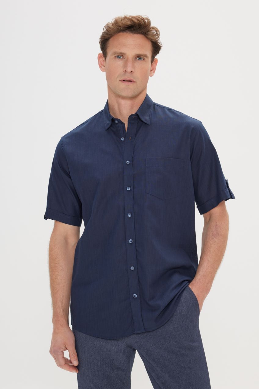AC&Co / Altınyıldız Classics Men's Navy Blue Comfort Fit Comfy Cut Buttoned Collar Linen-Looking 100% Cotton Short Sleeve Shirt.