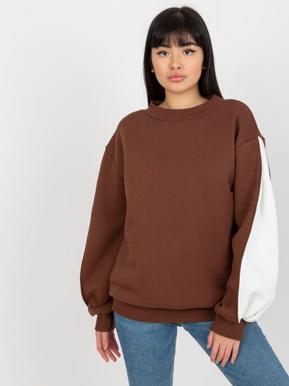 Dark brown hoodie with parked sleeves