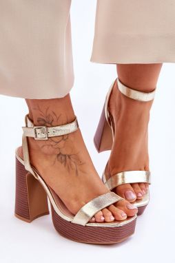 Leather sandals on a robust platform gold Marina