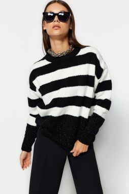 Trendyol Black Wide Fit Shimmer Detailná kytica Pletený sveter