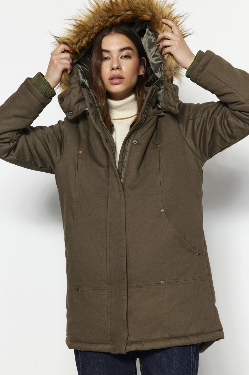 Trendyol Khaki kožušinový parka kabát s vodoodpudivým prostriedkom s kapucňou