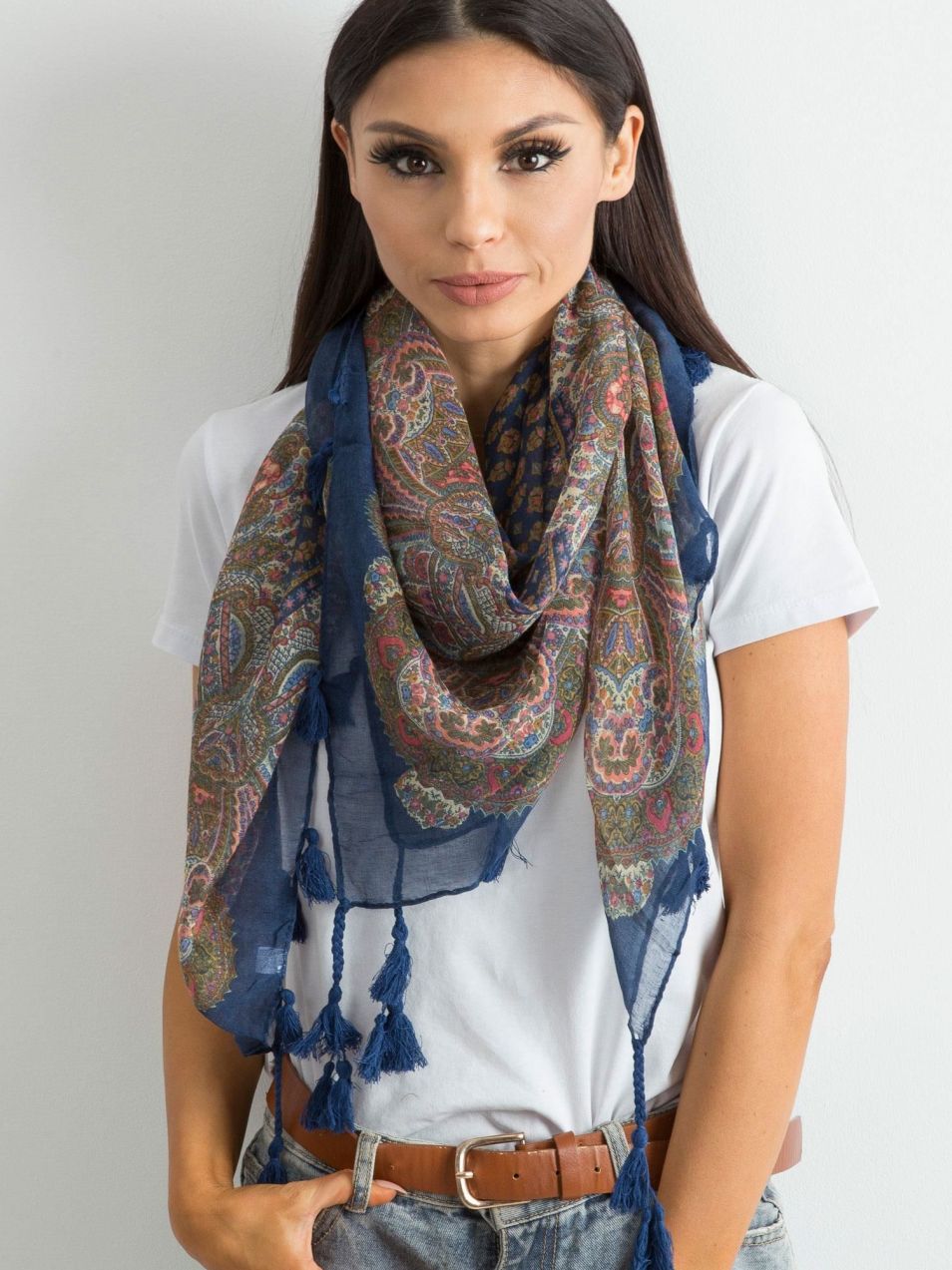 Scarf with fringe and dark blue print