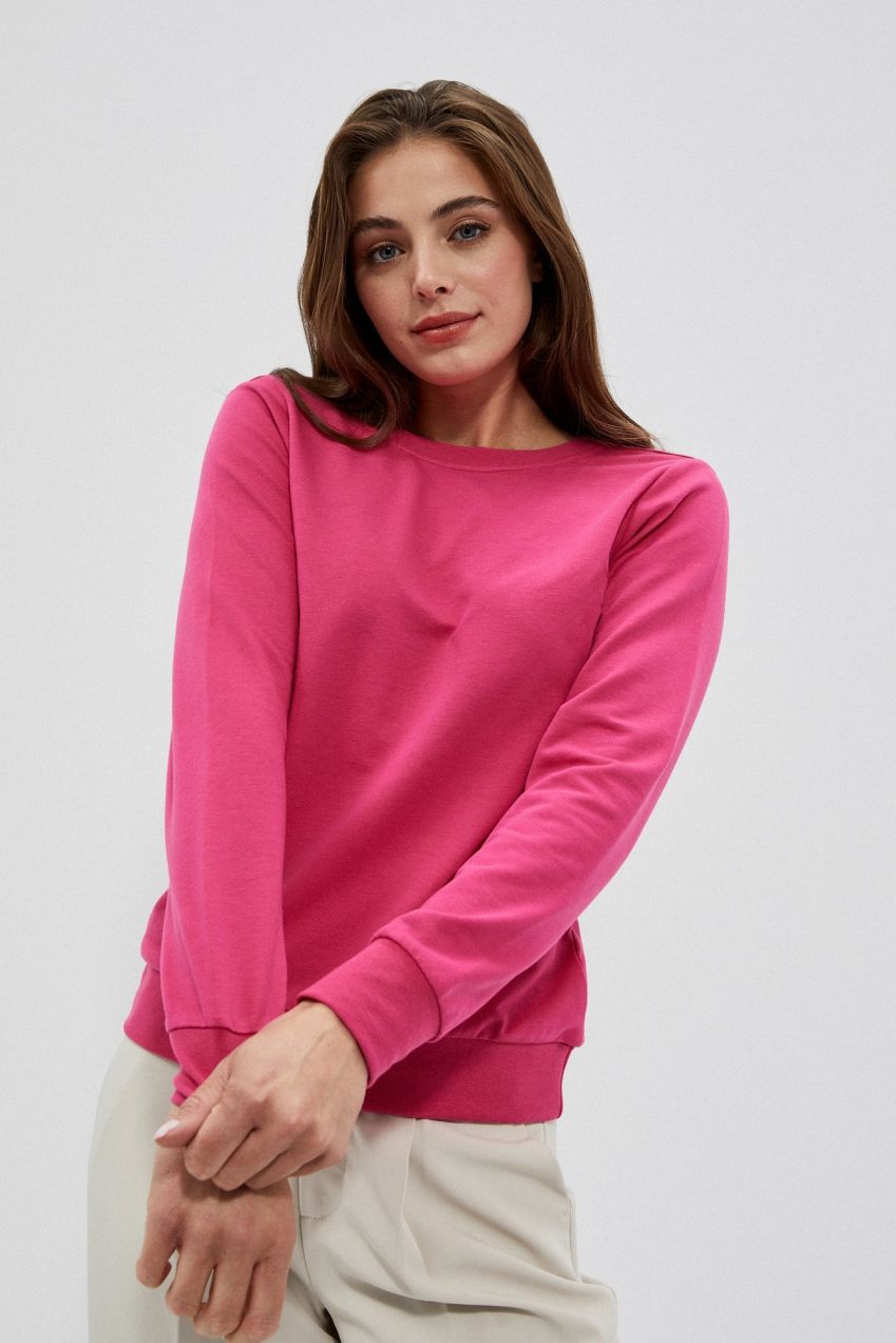 Sweatshirt with neckline on back