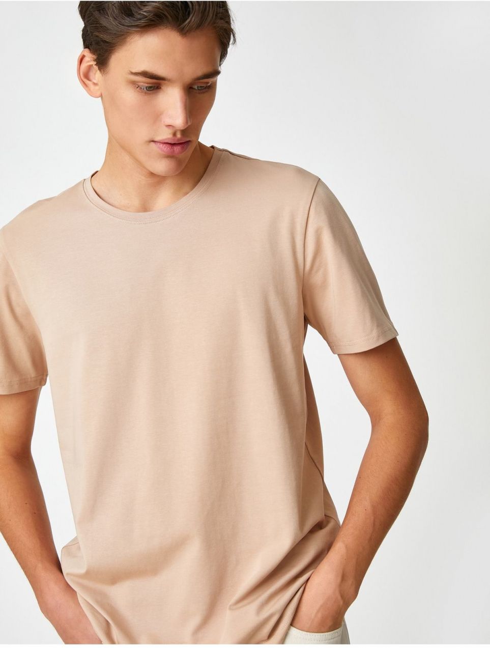 Koton Basic tričko s detailom štítku Krátke rukávy Crew Neck Bavlna.
