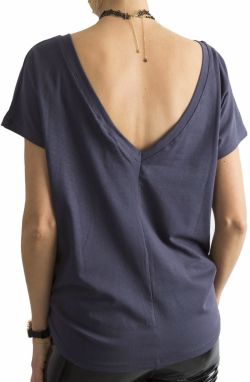 Graphite T-shirt with a neckline on the back