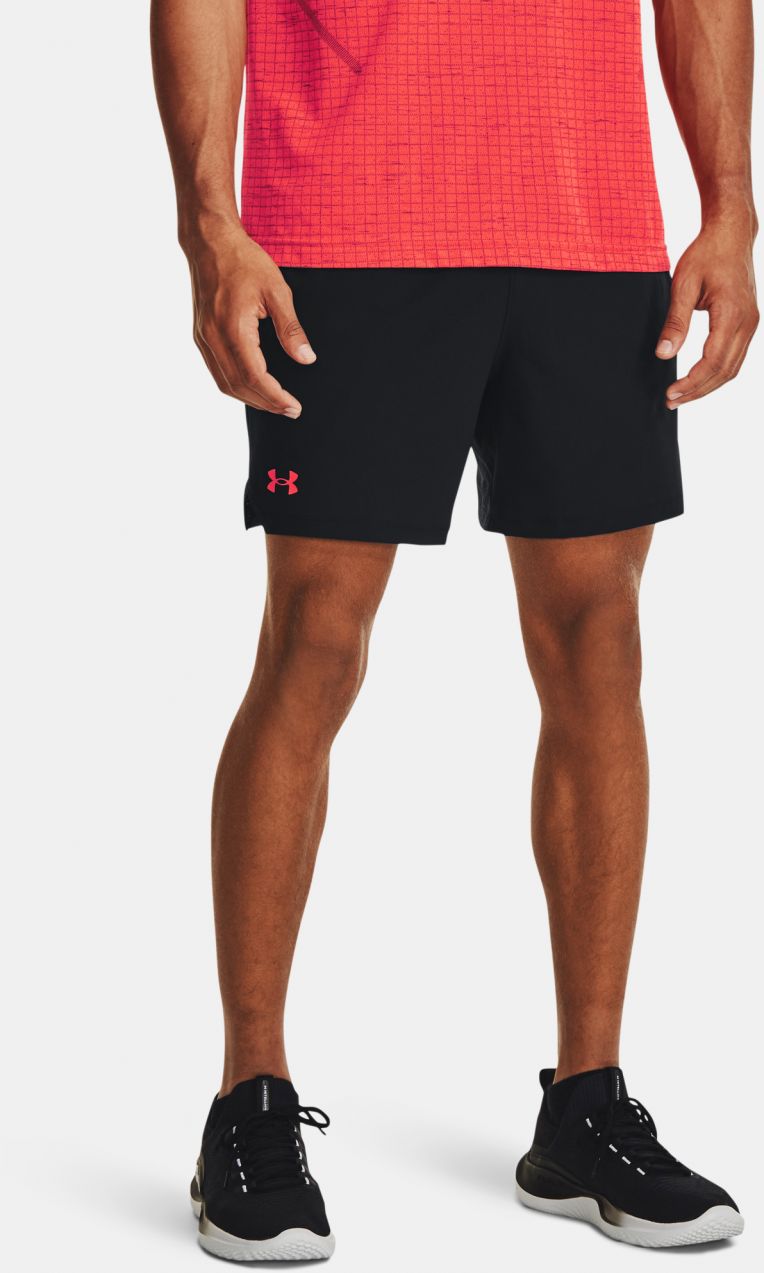 Čierne športové kraťasy Under Armour UA Vanish Wvn 6in Grphic Sts