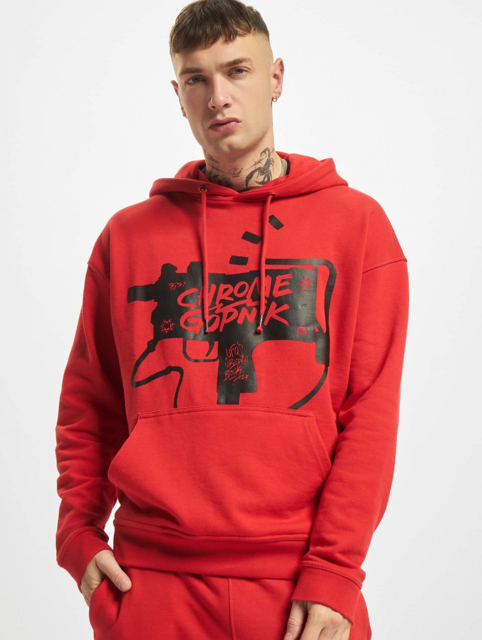 U.Ü.B x Red