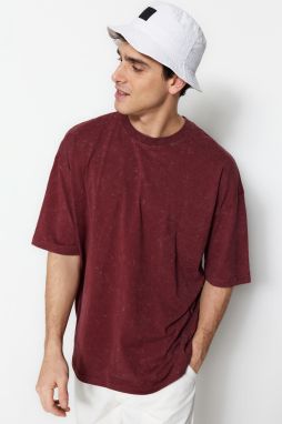 Trendyol Pánske basic oversize/wide cut crew krátke rukávy 1 bavlnené tričko s obnoseným/vyblednutým efektom.