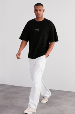 Trendyol Black Oversize/Wide Cut Reflective Spider Printed T-shirt