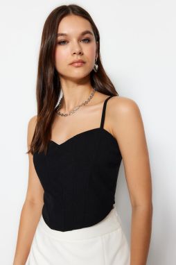 Trendyol čierny priliehavý krepový pletený bustier s krátkymi ramienkami