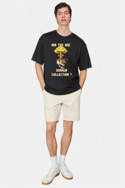Trendyol Black Skull Printed Regular Cut T-shirt