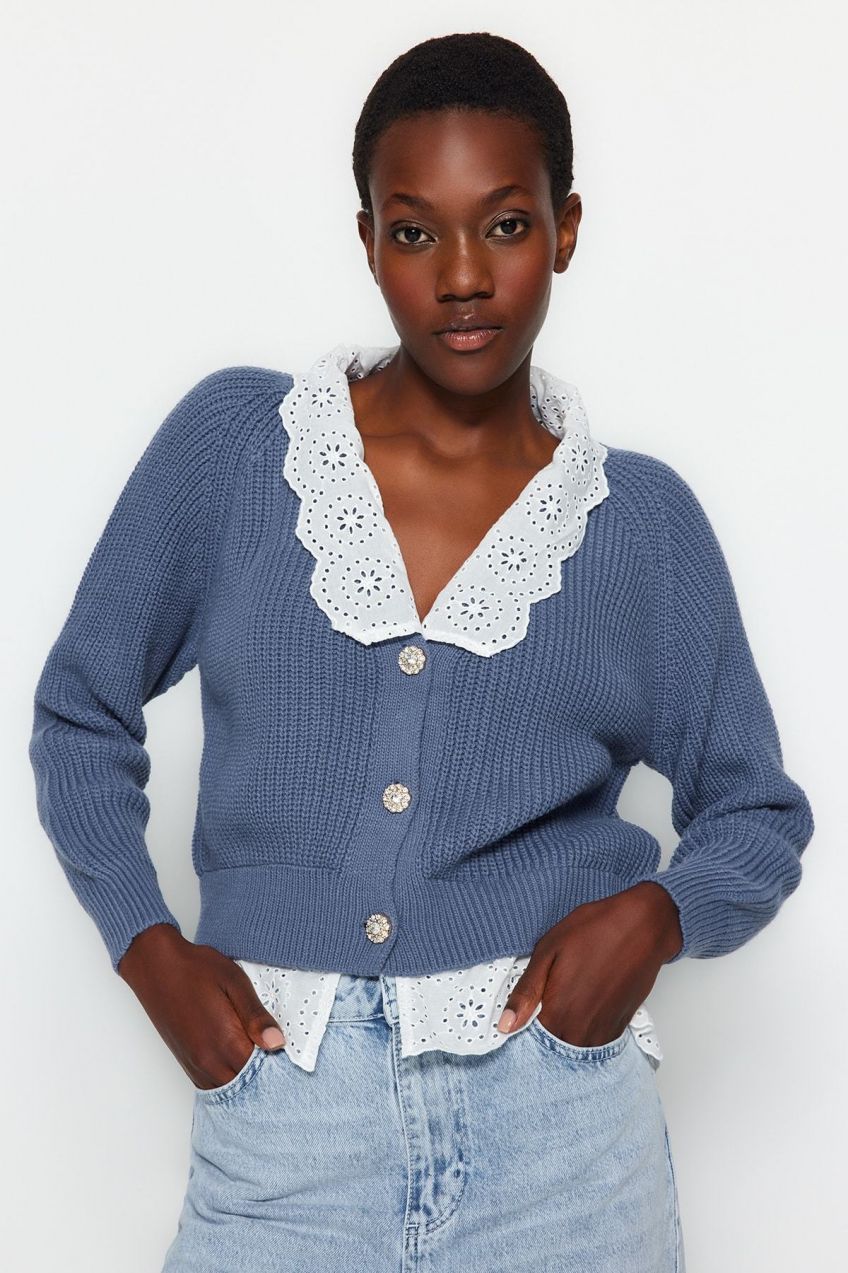 Trendyol Indigo Crop Kpletený kardigán s tkanou oblohou a detailom