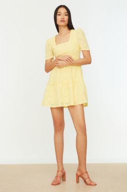 Dámske šaty Trendyol Embroidered
