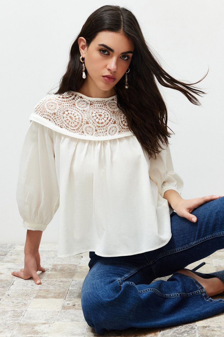 Trendyol Ecru Lace Detail Muslin Woven Blouse