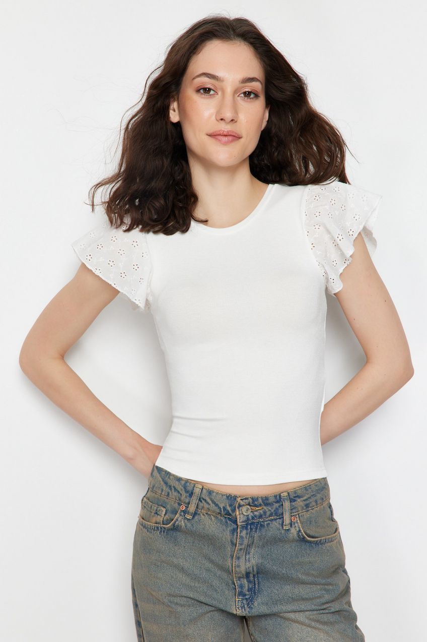Trendyol Ecru Embroidered Fitted Viscose/Soft Fabric Stretch Knitted Blouse