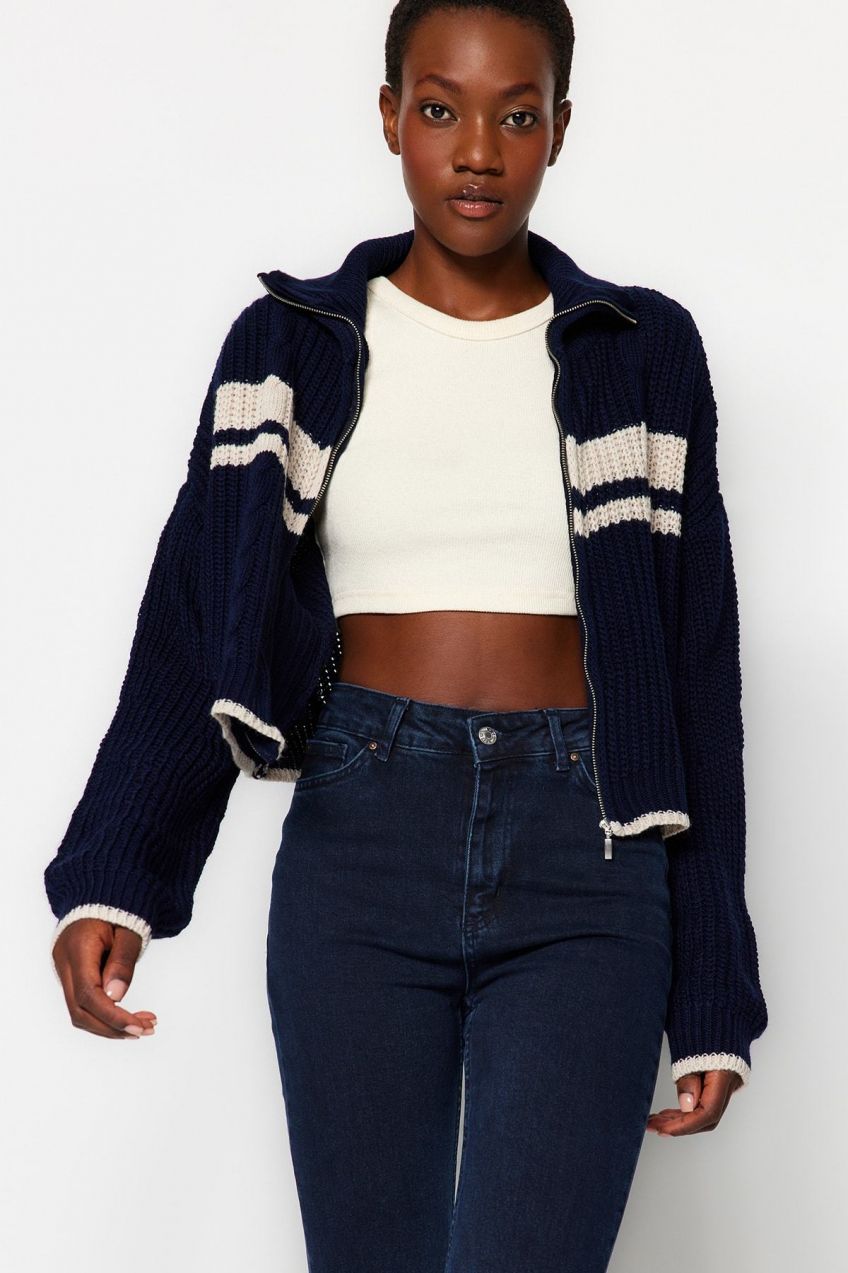 Trendyol Navy Blue Crop Color Block stojan Vysoký golier Pletené odevy Sveter