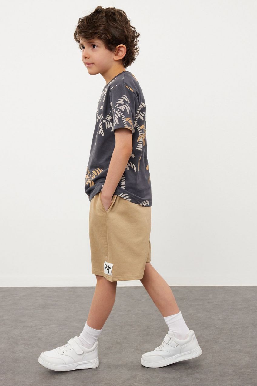 Trendyol Boy's Anthracite Palm Tree Patterned T-shirt-Shorts Knitted Bottom-Top Set