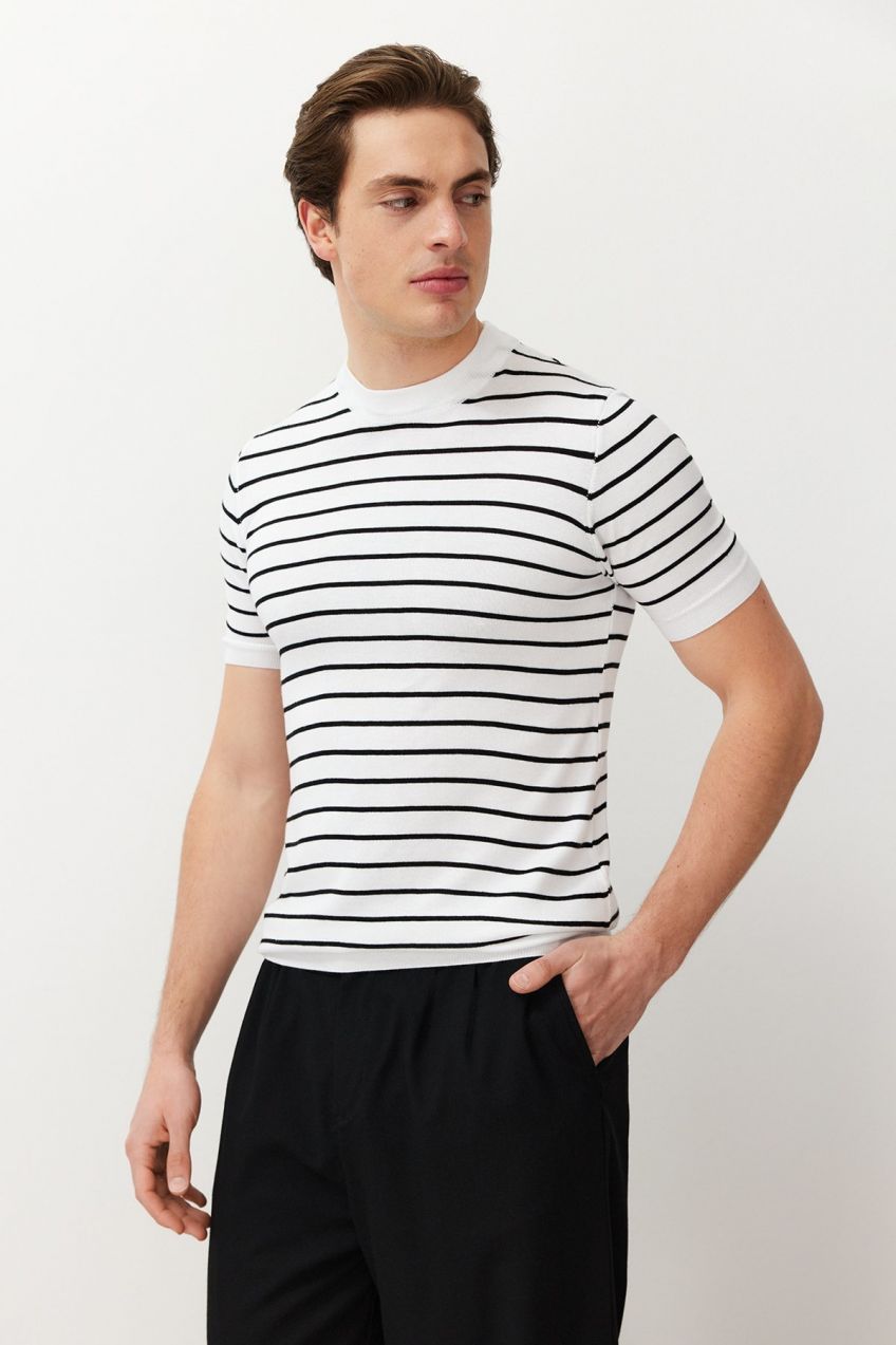 Trendyol White Slim-Tight Fit Crew Neck Striped Knitwear T-Shirt