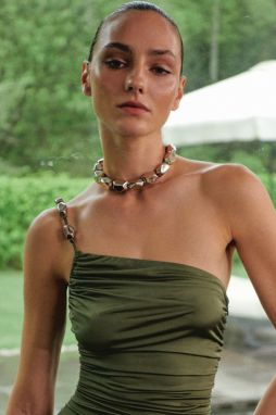 Trendyol X Zeynep Tosun Gold Amorphous Necklace