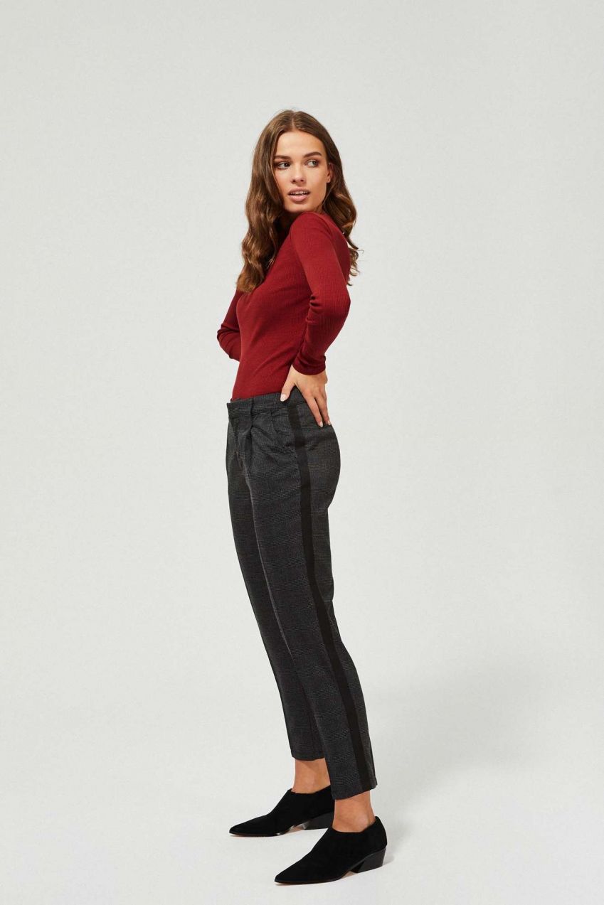 Plaid trousers with stripes