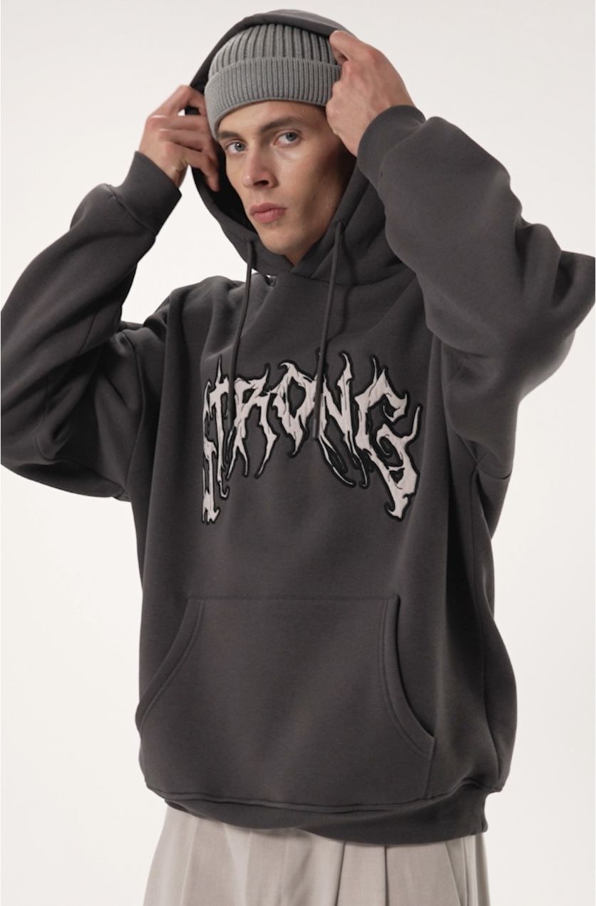Trendyol Pánska antracitová oversize/široko-fit fleece s kapucňou s textom vyšívaná mikina
