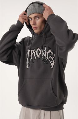 Trendyol Pánska antracitová oversize/široko-fit fleece s kapucňou s textom vyšívaná mikina