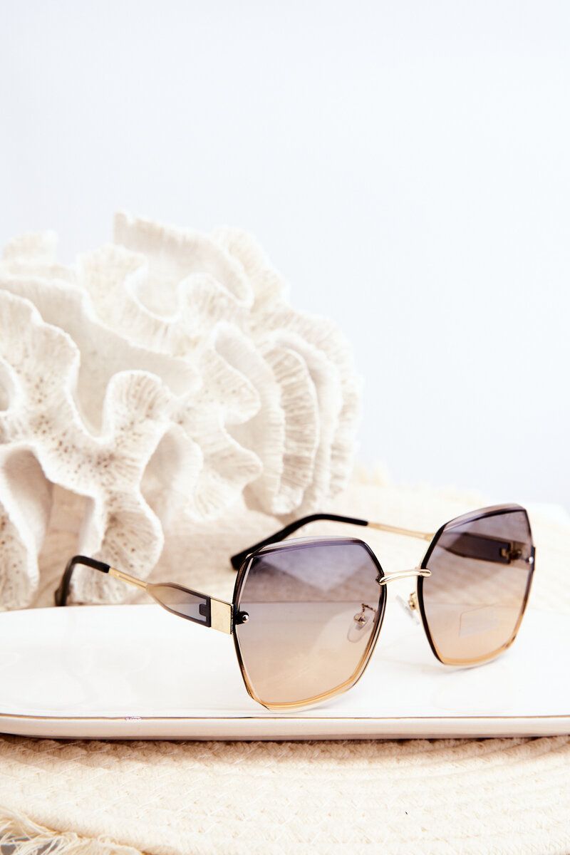 Women's sunglasses with shaded UV400 lenses, gold