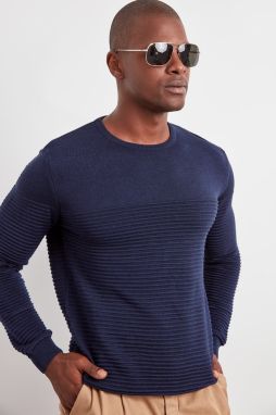 Trendyol Navy Blue Slim Crew Neck Textured Knitwear Sweatshirt