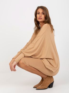 Camel bat dress with wide sleeves