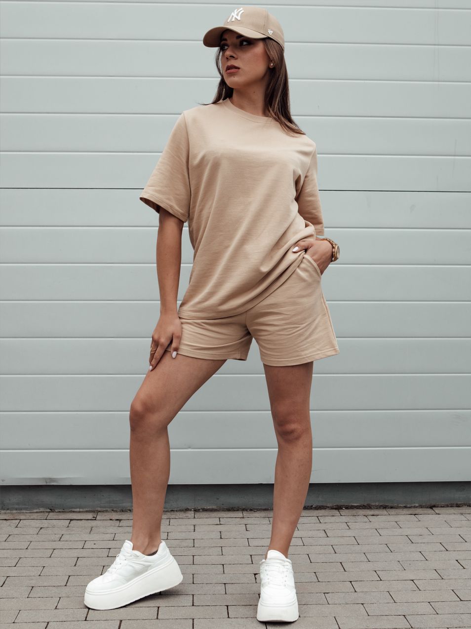 Women's shorts SWAN beige Dstreet