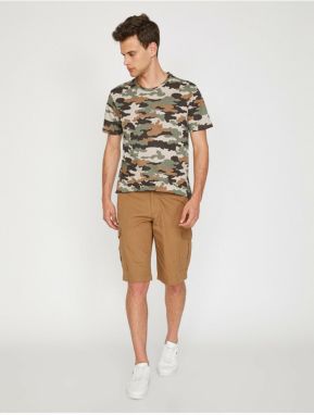 Koton Men's Pocket Detailed Chino Sort