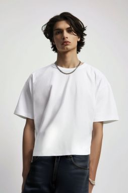 Trendyol Ecru Oversize Square Cut Off Shoulder 100% Cotton Basic T-Shirt