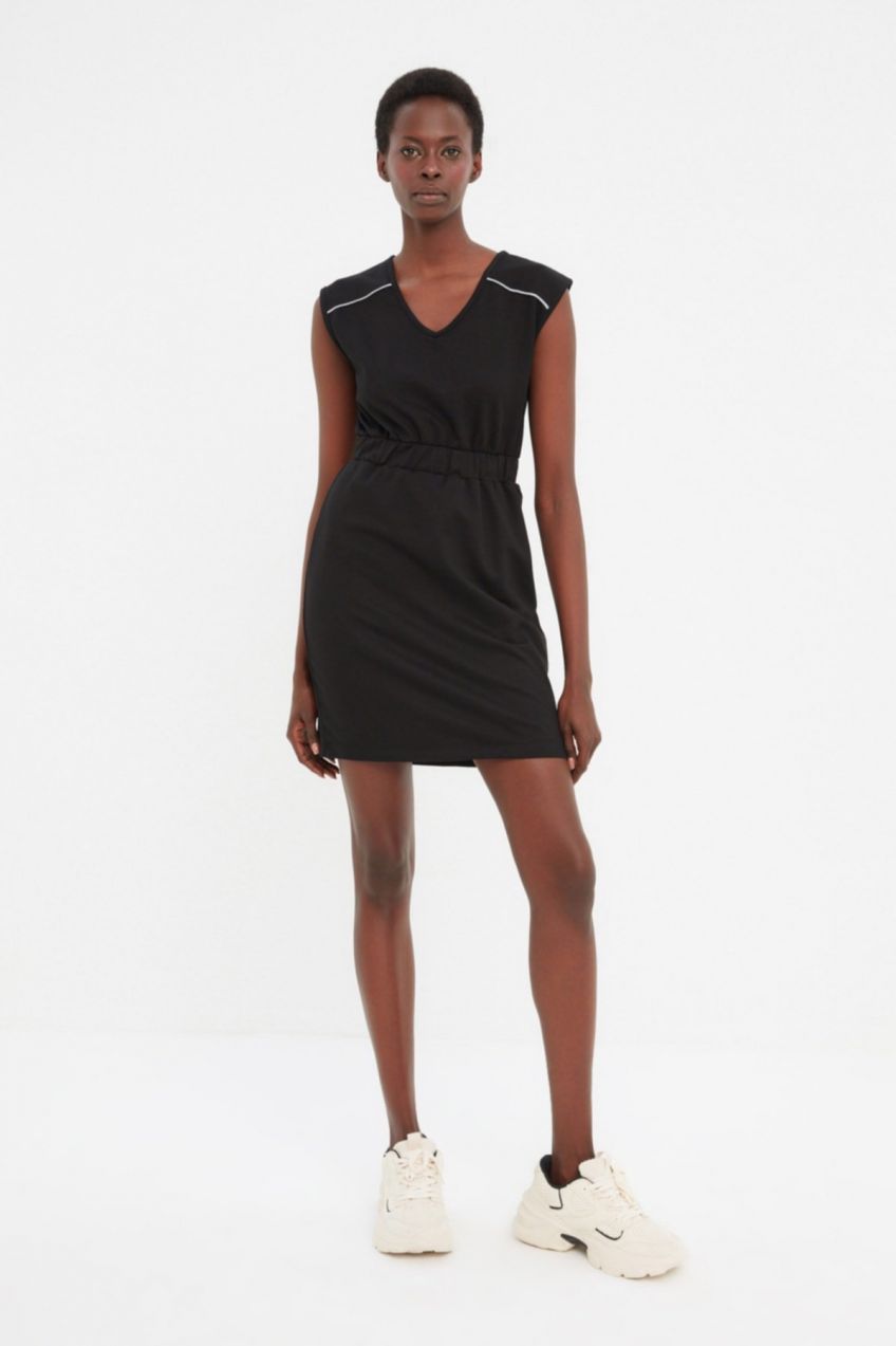 Trendyol Dress - Schwarz - A-line