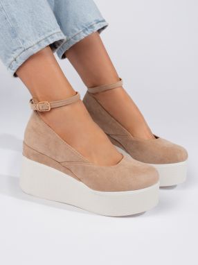 Shelvt Beige wedge pumps