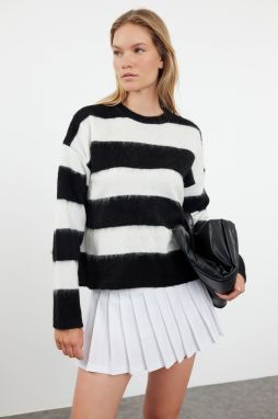 Trendyol Black Striped Crew Neck Knitwear Sweater