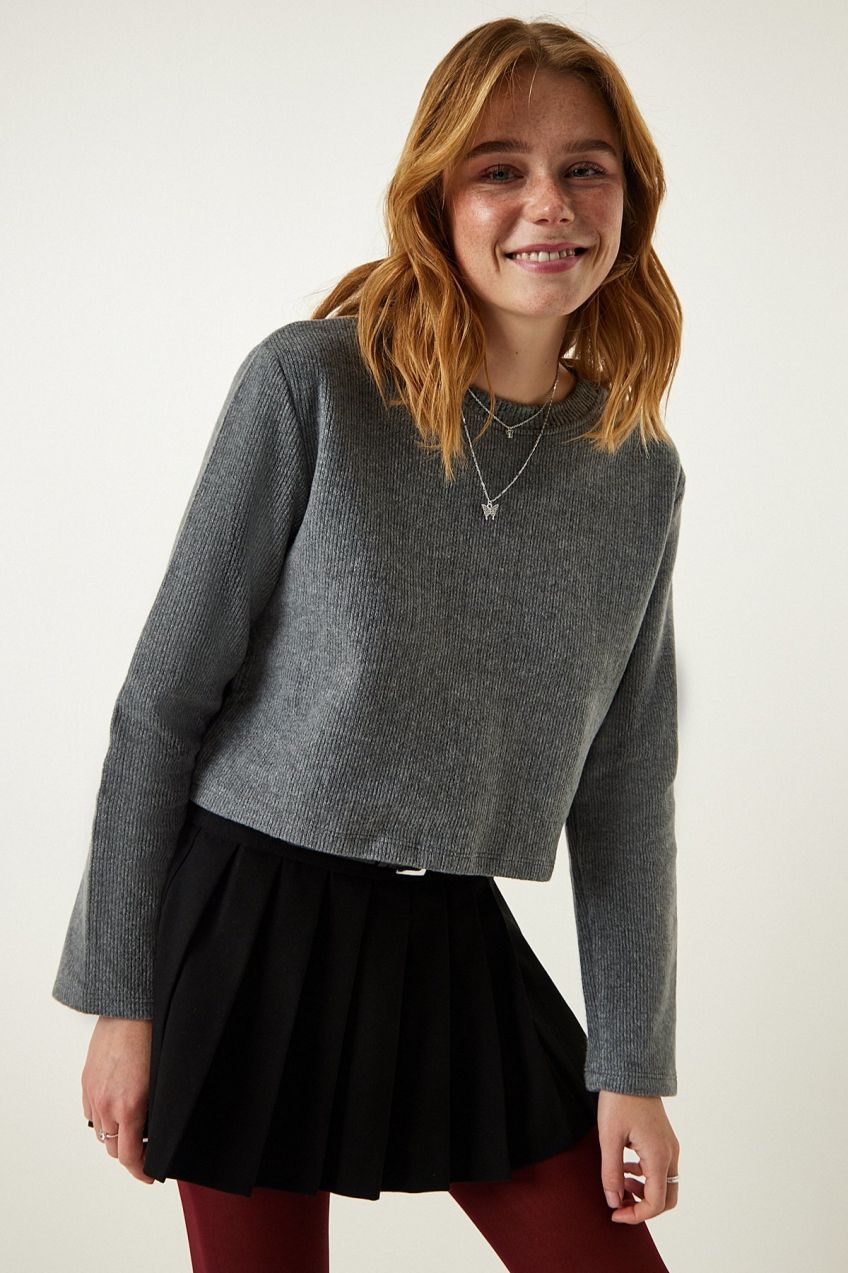 Happiness İstanbul Women's Gray Soft Textured Crop Knitted Blouse
